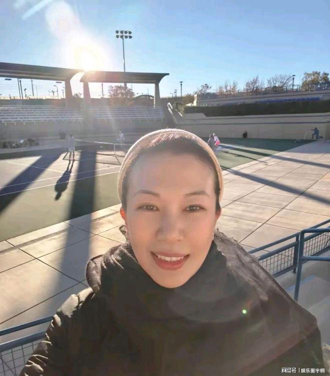 影不离美国巡演撒狗粮夫妻相十足令人羡！j9九游会真人游戏第一萧敬腾林有慧形(图4)
