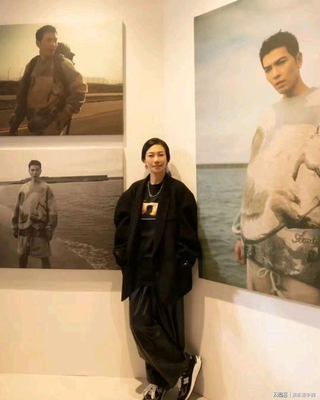 影不离美国巡演撒狗粮夫妻相十足令人羡！j9九游会真人游戏第一萧敬腾林有慧形(图7)