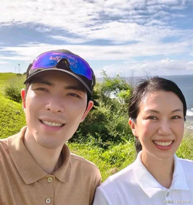 影不离美国巡演撒狗粮夫妻相十足令人羡！j9九游会真人游戏第一萧敬腾林有慧形(图9)