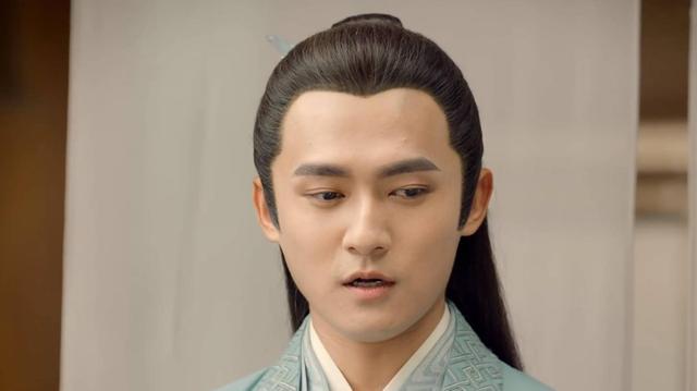 气摘掉后险些没认出来他反差感也太强了j9九游会登录国色芳华：戴上眼罩帅(图5)