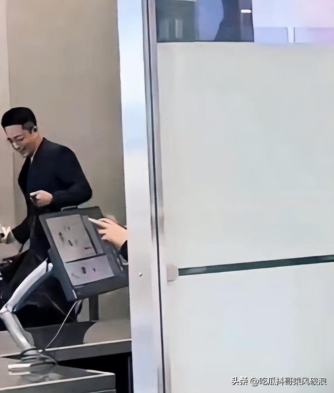 陷无力除了被送医外专访亦在博同情分九游会J9风水轮流转！S妈疑已深(图10)